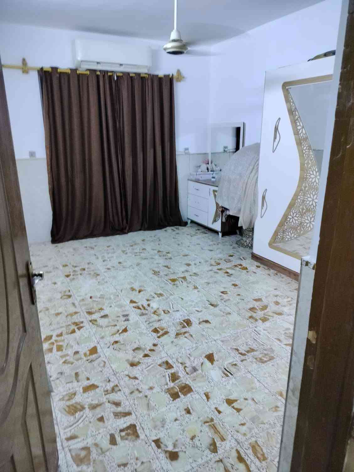 بيت للبيع (المساحة 200) في منطقة الشعب الزراعية شارع ابو ماهر
استقبال
مطبخ حار ومطبخ بارد
صالة في الطابق الأول وصالة في الطابق الثاني
4 غرف نوم غرفتين بالطابق الاول وغرفتين بالطابق
للاستفسار (***********)
او (***********)
