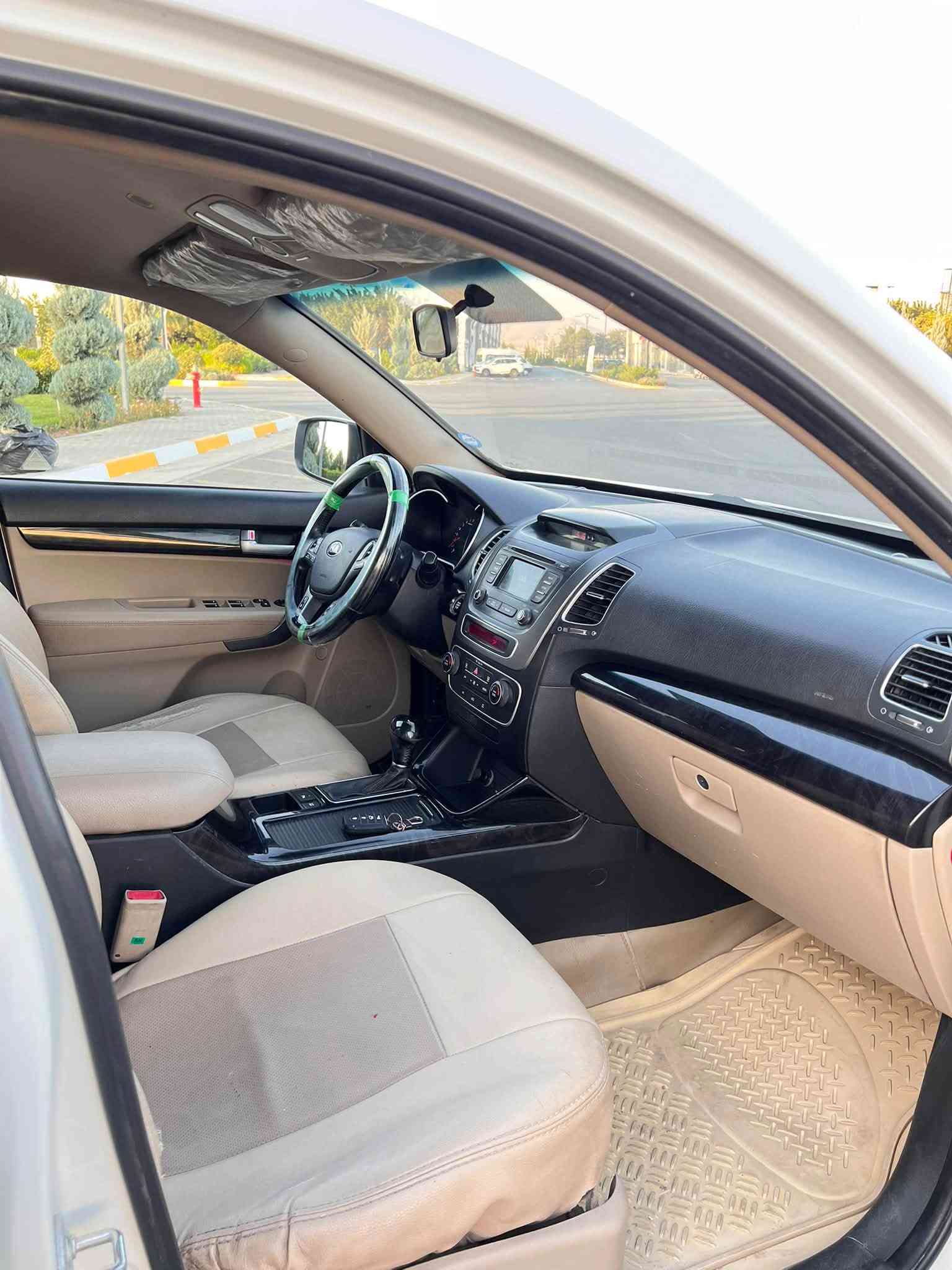 KIA SORENTO- مۆدێل  2015 -
📲 *********** سعر : 168💸 مەجالی تیایە

سەیارەکە زۆر جوانە  
سەیارەکە تەنها پەڵە ساردی  هەیە  بە بێ بۆیاغ  ✈️

مواسەفات   ( ناو زەرد  - کوشن کارەبای  -حاسە  - ڤۆلیۆم   -  تحدید سورعە  - بلاجکتۆر - لید - ویل کرۆم -کامێرا لیدی ناوەوە- کوشن جلد - بەسمە - گیر اوتوماتیک و عادی  - سێ ڕیز کوشن - تەبرید مەرکەزی - ئیکۆ -شاشە ) 🗼

گێڕ و مەکینە بەشەرت نەکراوەیە
١٣٧ هەزار ڕۆیشتووە
سەنەوی تازە تا ٢٠٢٨
تەحویل  و غرامە بەشەرت 🇺🇸
شوێن : سلێمانی 🪙

كيا سورينتو   - مۆدێل  2015 -     
📲 *********** سعر : 168💸 و مجال

سيارة حيل حلوة  
سيارة بيها مكان صغير بارد و بدون صبوغ   ❄️
 
مواصفات (     داخل اصفر - كشن كهربائي -حاسات - بلاجكتور - ڤۆلیۆم - تحديد سرعة -بلاجكتور -ليد- ويل كروم -كاميرا - شاشة- ليد دواخل-كشن جلد - بصمة- گير اوتوماتيك و عادي-ثلاث معقد -تبريد مركزي-نظام ايكو)  🆕

 گير و محرك بشرط ما مفتوح 
137 الف حقيقي ماشي 
سنوي جديد حتى 2028
تەحویل  و غرامە بشرط 💎
مكان : سلێمانی
