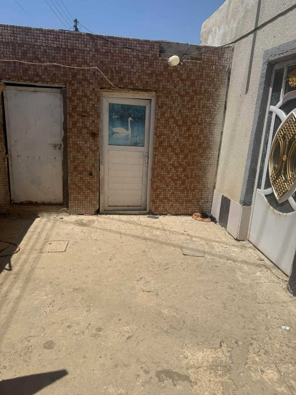 دار للبيع العكر الغربي المساحه130غرف وصاله ومطبخ وديوانيه  خدمات  جاهز للسكن بي وصل تطويب للاستفسار الاتصال***********
