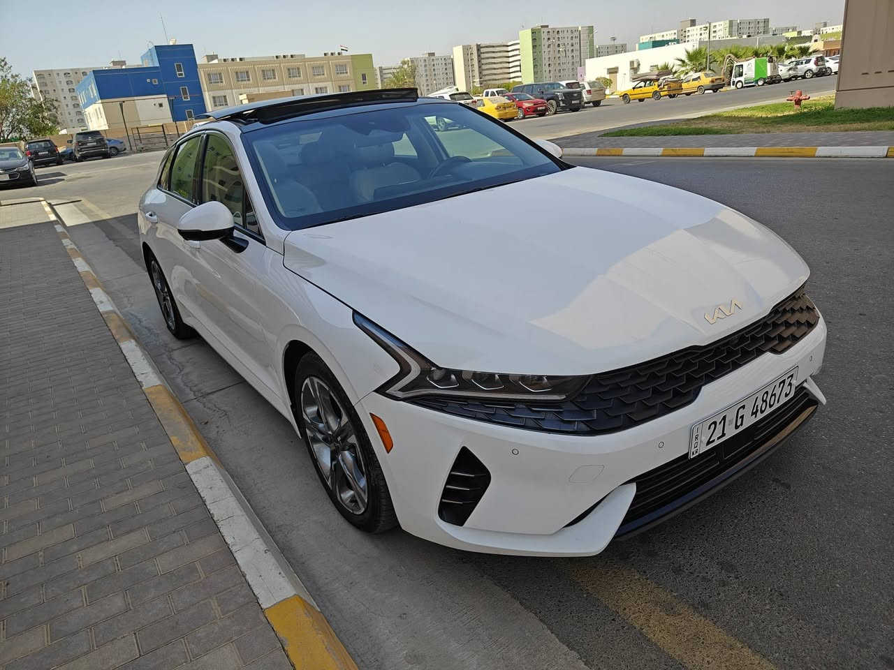 Kia K5 EX 2024 وارد امريكي
****للبيع بدون مراوس*** 
ماشية 68٫000 كيلو قابل للزيادة
فول مواصفات للاخير EX نادرة،
داخلة بشهر اب 2025
محرك 1,600 تيربو 
بانوراما ، كشنات رصاصي  ، تنته رصاصي فاتح، الدشبول و البيان مطعمه صاج، كشنات خزن وضعيتين ،كشنات كهرباء ،كامرات 360 درجة  حساس امامي خلفي ،اشاير بالمري شفط قلابه بوضع الR،رادار امامي خلفي مانع اصطدام نقطه عمياء ، قيادة ذاتية (تحديد مسار) ، تثبيت سرعة،جنطة فتح ذكي ، سايد بريك كهرباء ، اوتوهولد، لايت عالي ذكي، تبريد 3 قطع مناخ منفصل ، شاحن لاسلكي ، تشغيل عن بعد ، توقف ذاتي خلفي ، شاشه كبيرة تدعم اندويد اوتو و كار بلي، اضوية ترحيب بالباب عند الاقتراب ، ميزة التنبيه عن تحرك السير عند الوقوف ، ميزة التنبيه عن نهاية المسار ، كشنات تدفئة تبريد ، ستيرن تدفئة، 4 انظمة قيادة ، حساس ضغط الاطار، بگلايت ليد، لايت ليد 3 عدسات ، نظام صوتي 7 سماعات bose ، و بعد مواصفات ،
صور الحادث مرفقه بالمنشور تبديل بنيد خليجي اصلي ، الراديترات بلاديات بدون تبديل،
محرك بلاد و گير بلاد  و تبريد  حدادية مكفولة ،
تخم تاير جديد شاده بداية الصيف، 
السيارة استخدام شخصي ، احنه مستورديها و مصلحيها ،

للاستفسار عن السعر الاتصال على الرقم 
غير متواجد على الفيس.
***********

