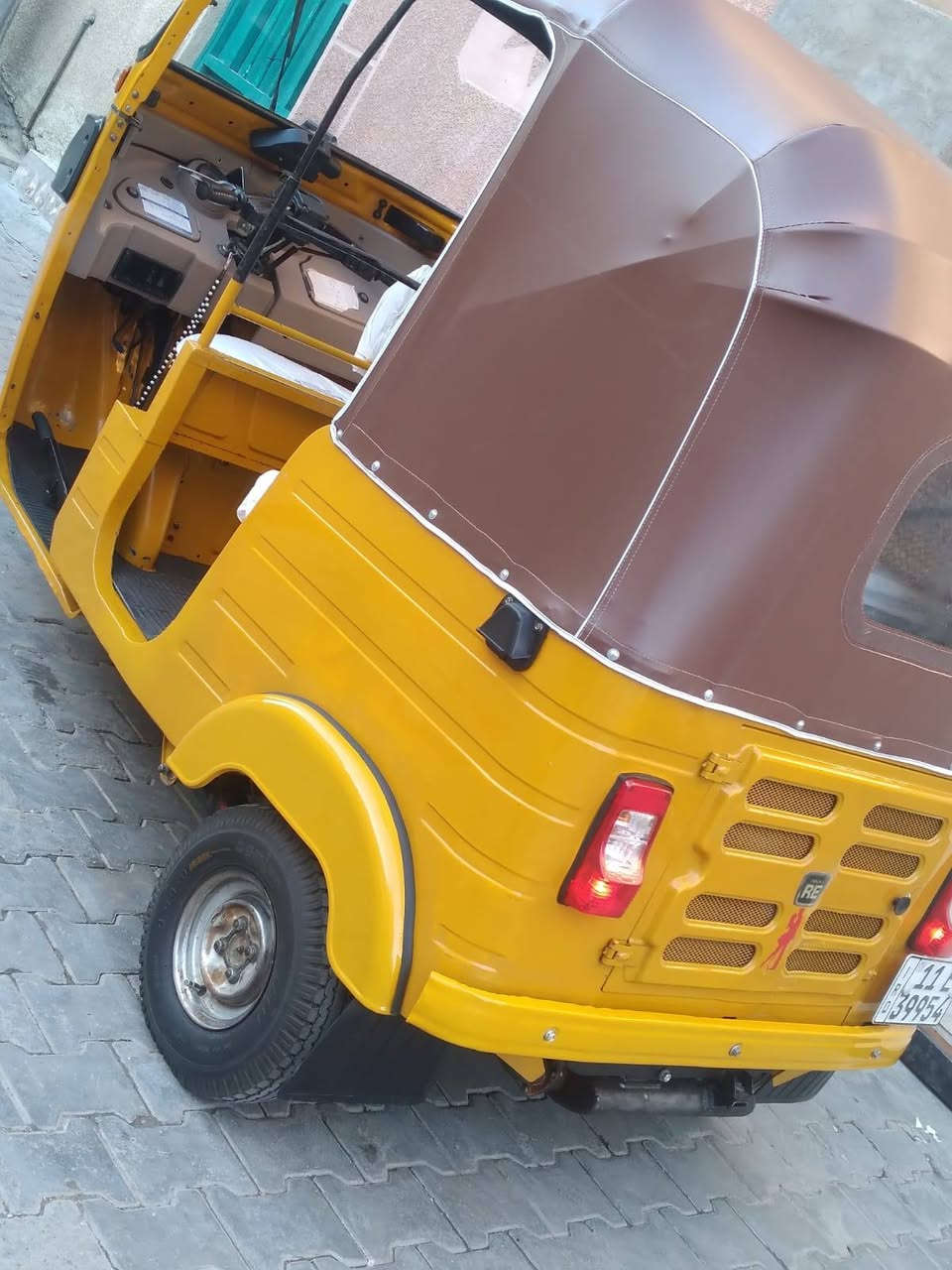 تكاتك عشرين شهر اهد عش للبيع رقم انكليزي  *********** هاذ الرقم التواصل
