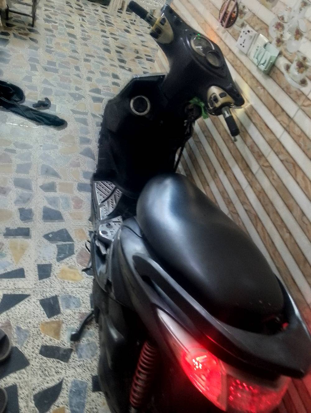 سلام عليكم سنكس فحل طلاعات نزول خطين للبيع او مراوس مكينة بلاديه طله بلادي رقم *********** عنوان بغداد ساحت عدن