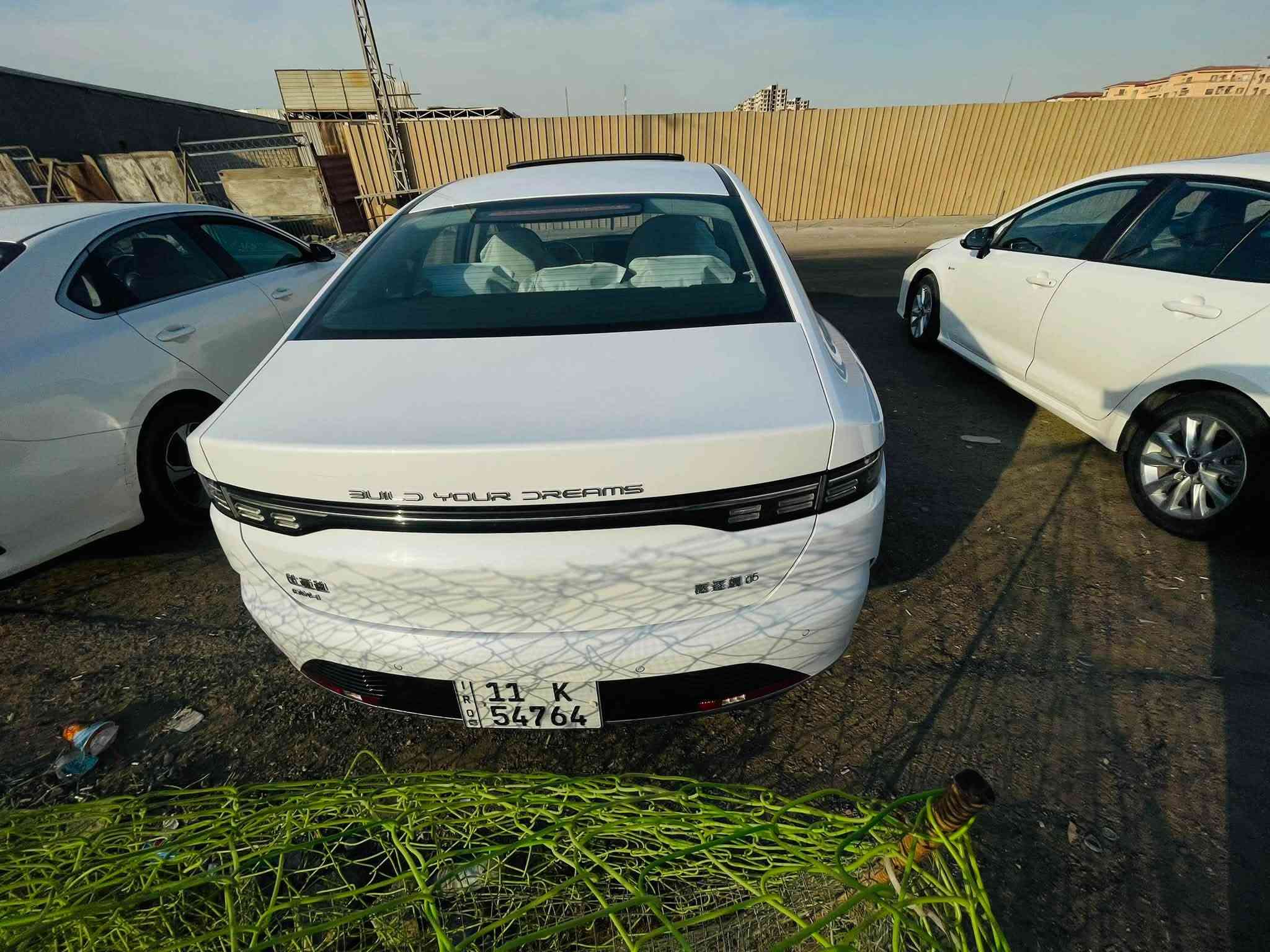 السلام عليكم 
للبيع BYD. موديل 2025 دستروير كفاله عامه السياره مراصفاتها معروفه ممشاها 8250 السياره بيها خمس رصعات مال شارع السياره بعدها بحالة الوكالة السيارة 
( كودها عالي وليس دبل كود ) مكانها بغداد البياع 
للاتصال ***********
سعرها 20800 وببها مجال بسيط 
السياره سعرها مناسب وسعر مال بدون فتحه
