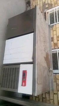 براد مستعمل للبيع العنوان بابل متوفر توصيل