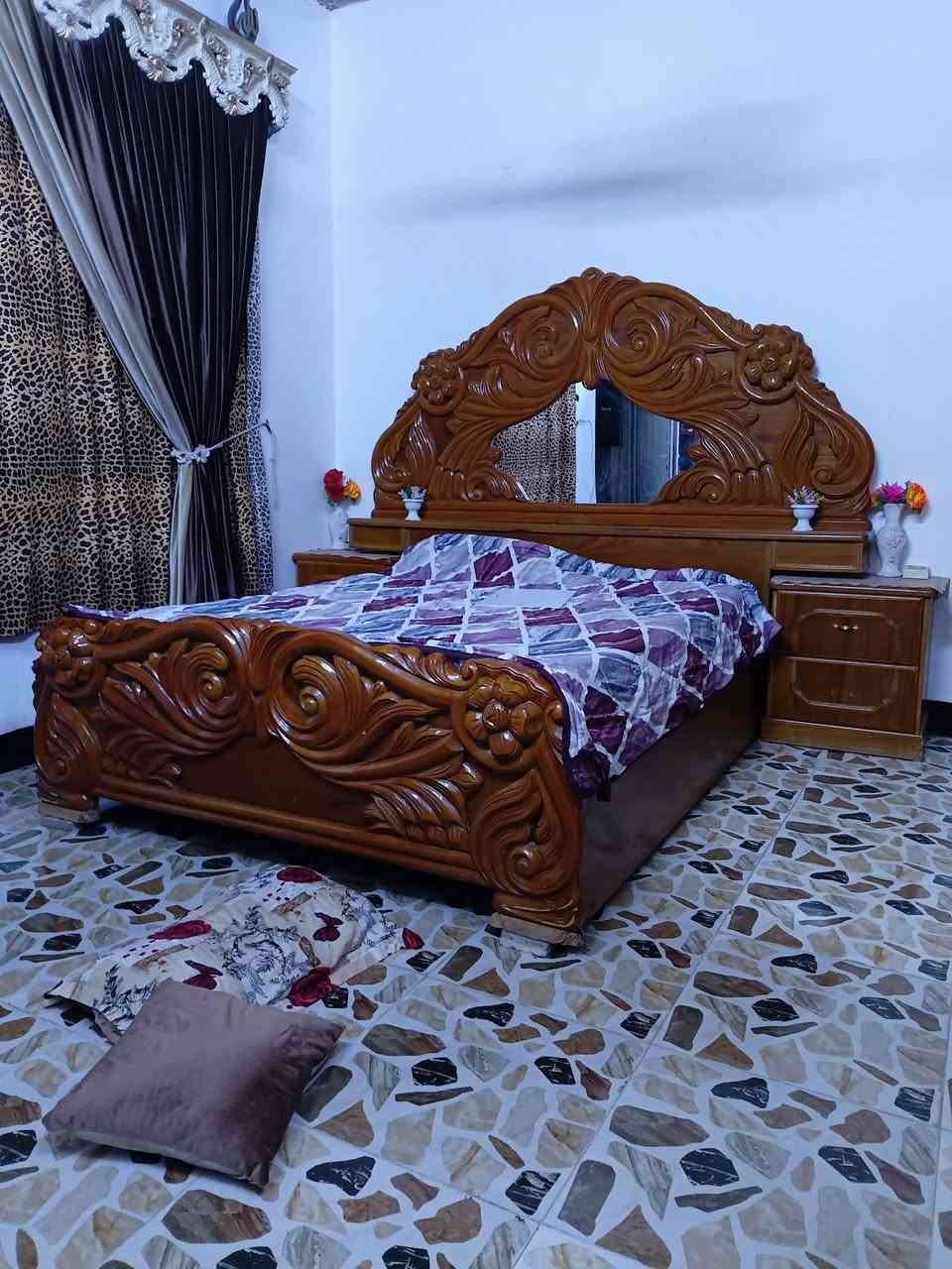 غرفه نوم خشب صاج سعرها 650  بيها مجال بسيط عنوان من موصل قريب  حي صدام***********💖***********
