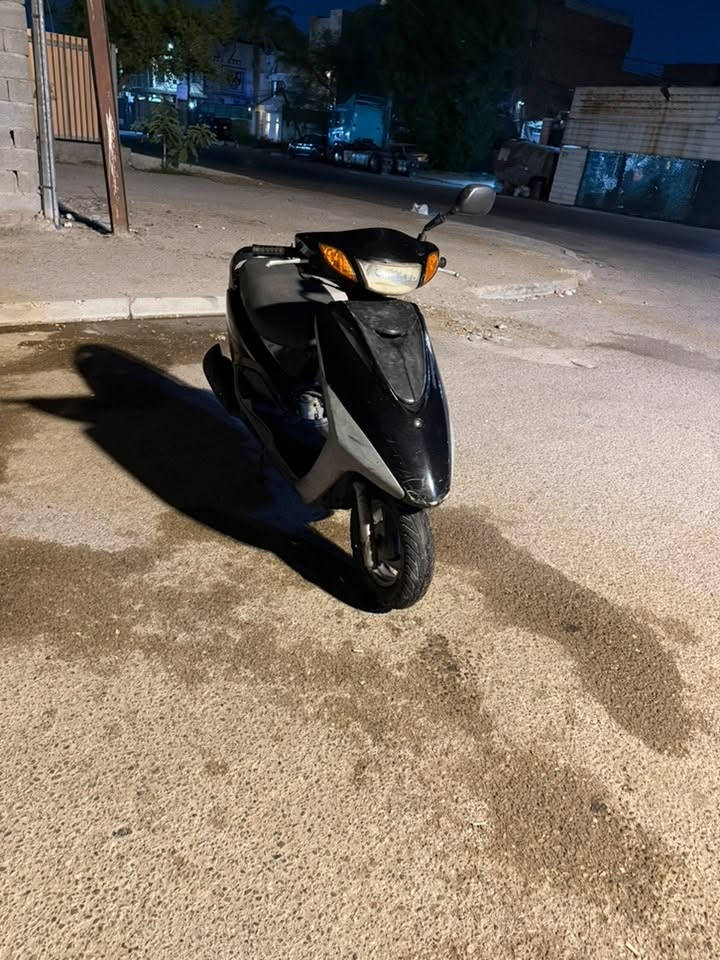 السلام عليكم دراجه بريز للبيع قبل 3اشهر منزله من رمبه الدراجه كفاله عامه السعر 950 وبيه مجال حك جيتك
مكاني بغداد
الرقم ***********
