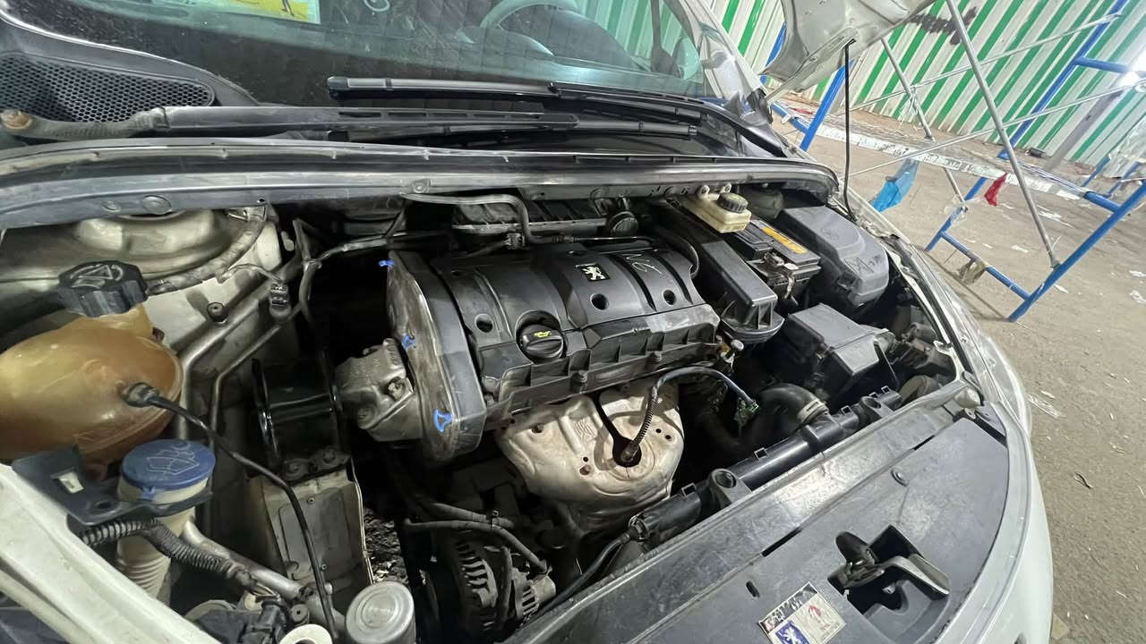 بيجو 307 ماشية 213000
كشنات حضن
ستيرن مربع
قبضة كير 
هوك كهربائي
السيارة عليهة ادامة كاملة
نوزلات 
بلكات
مجاول
تخم تاير
عبوة فيت بم 
السيارة معودهة ع المحسن
هاوزن خلفي جديد
مشط ستيرن جديد

عارضهة ب 72 وبيهة شي بسيط حك الجية

***********
