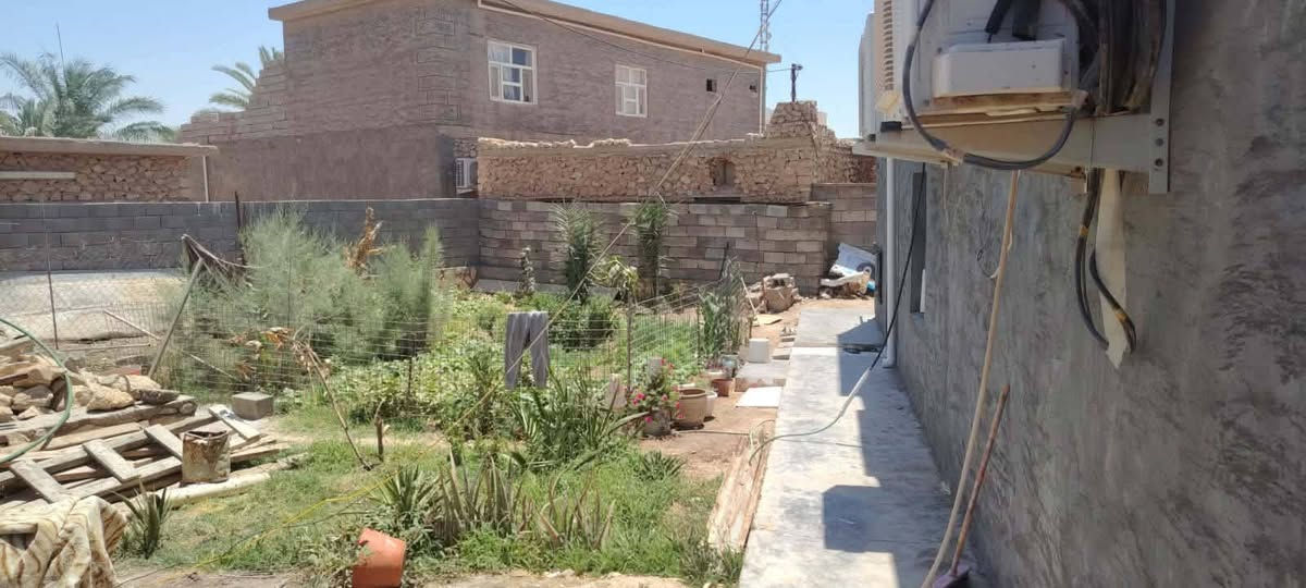 مكلف بالنشر مكلف بالنشر مكلف بالنشر 
يوجد بيت للبيع طابقين الطابق الأول حجر والطابق الثاني بلوك طابق الأول كامل والطابق الثاني بعده ماكامل البيت طابو تحويل مباشر 
مساحة البيت 600متر 
السعر 62
مكان البيت قرب مدرسة المستقبل 
للأستفسار الأتصال علئ هذا الرقم صاحب البيت ***********
