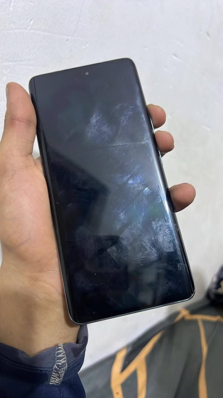 سلام عليكم اخواني اخواتي هاذه جهاز هونر اكس 9 سي جهاز باب اول مداخل تصليح نظيف جدا.ً ملحقاته كارتوه شاحن أصلي الي يجي وياه وكفر ولاسق حمايه ملاحضه اكو كسر بل شاشه حته مو ملاحظ او ما امثر عل لمس  جداً بصيط مينشاف مكاني دوانيه جلبيه استخدام منزلي مو العاب خاص للدراسه السعر 330 رقمي ***********
