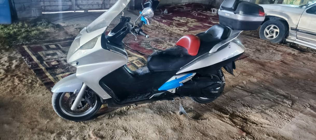 سلام عليكم 
سلفر ونج بقلاوه وارد امريكي دشبول 200 
موديل 2004  مكينه مفتوحه 
حماوه طبيعيه بنص الصيف وهيه ستندر 
كفراته نضافتهن 90%100
بيه. منفيس ومكاتبه شلعه ومعدل مكينه خرسه ما ينسمع صوته حساسات اوفر وايبيس 
بيه ملاحضات تاير امامي وفجوج بريك خلفي فقط،  دراجه مسطره لا رجه لا رجفه لا تشمر 
اكفلك عشاير وقانون فقط غير هشي ما اكفل
مكاني بغداد المعامل حي النصر 
سعر (2100)يعني(14)ورقه
وبيه مجال حك الجيه وتشلع عيوني 
رقم (***********)او(***********)
