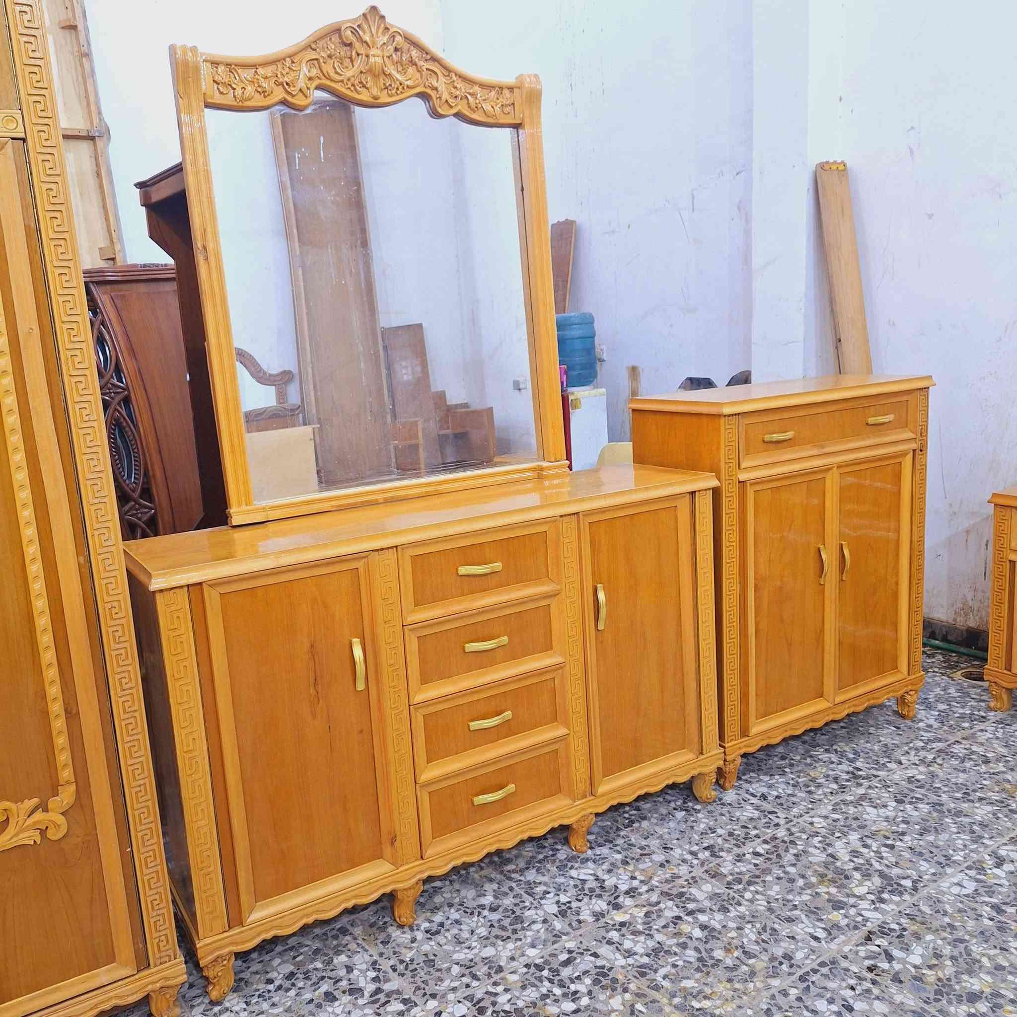 غرفه ست ابواب ملحق داخل خارج زان شغل حديث أخت الجديده للإستفسار ***********
