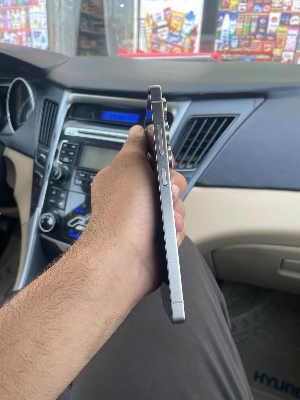 s25ultra
256GB
لو مميز 
جهاز وتر بروف 
فقط هذا الفطر واضح بالعدسه ابد ممثر بالتصوير

وقم الهاتف ***********سيد عبدالله الموسوي
