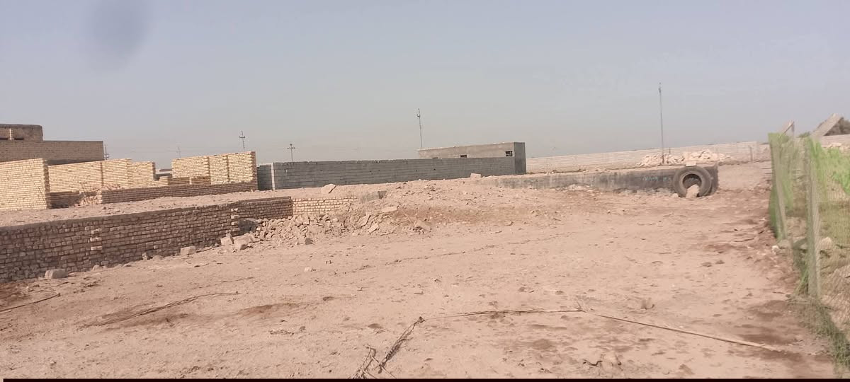 سلام عليكم
قطعه نص دونم زراعي 

الموقع بين المدينه ولحولي 

تبعد عن الحولي كيلو متر 

الماء والكهرباء 50متر عن القطعه 

مبنيه بتلوين ارتفاع متر 

البتلوي مدفون 

السعر 25اوبيه مجال 

*********** مكلف ب نشرر

ياسر البدري
