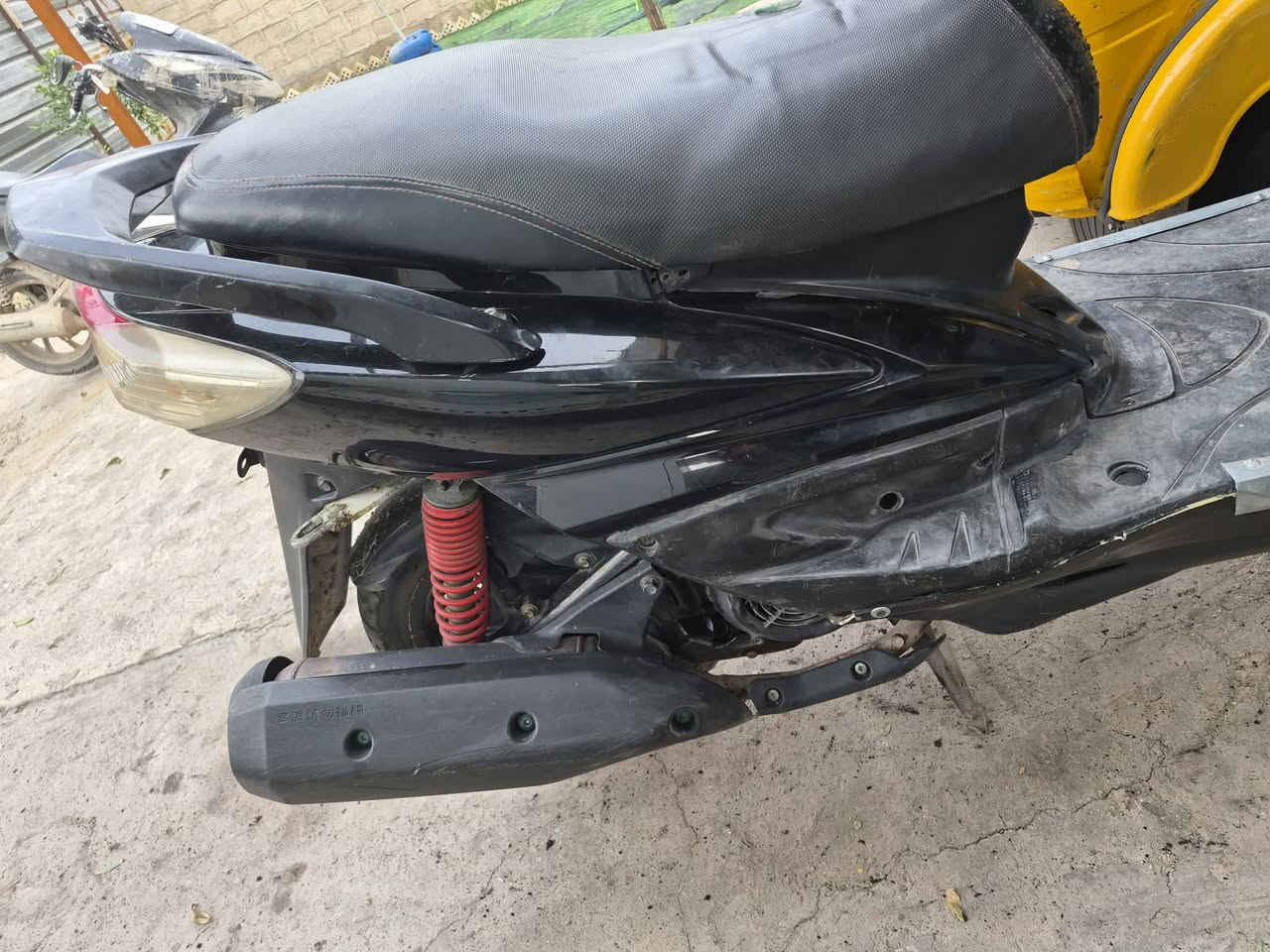 السلام عليكم سكنس فحل نوزل ياباني قبق نفخ للبيع محرك بلادي ممفتوح مكفول 
السعر ٦٥٠ مكاني الغزالية
*********** 
او مراوس ويه بوكسر
