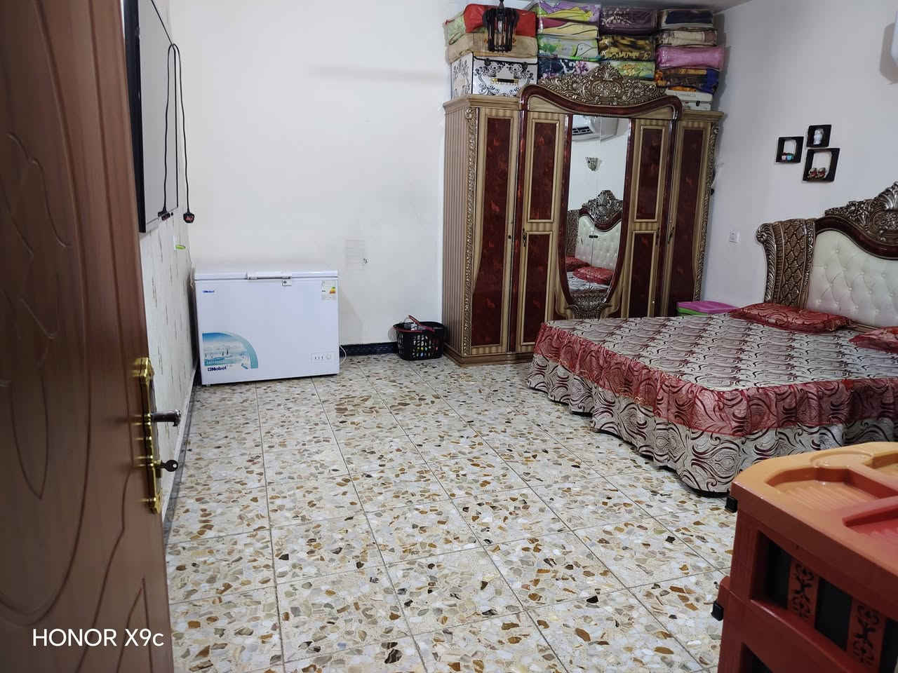 السلام عليكم دار للبيع الزعفرانية بستان علاي نهاية شارع المعهد ١٠٠ متر بناء جديد أستقبال وصاله مطبخ حار وبارد  وغرفة نوم ٥_٥ صحيات داخليه وخارجيه شارع تبليط حديث ماء كهرباء للأستفسار صاحب الدار ابوكرار
***********
