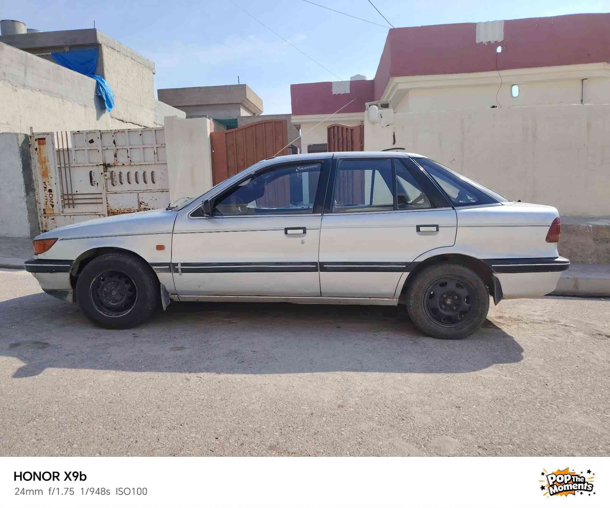 السلام عليكم سياره مسبوشي لنسر 92رقم نينوى انكليزي شرط التحويل والوكاله باور شغال كهربايات فول باتري جديد محرك وكير شرط قطاره بالبانزين نخم تاير جديد سياره حلوه مرتبه السعر 28وبيها مجال بيع نقد فقط المكان الشرقاط رقم تلفون ***********
