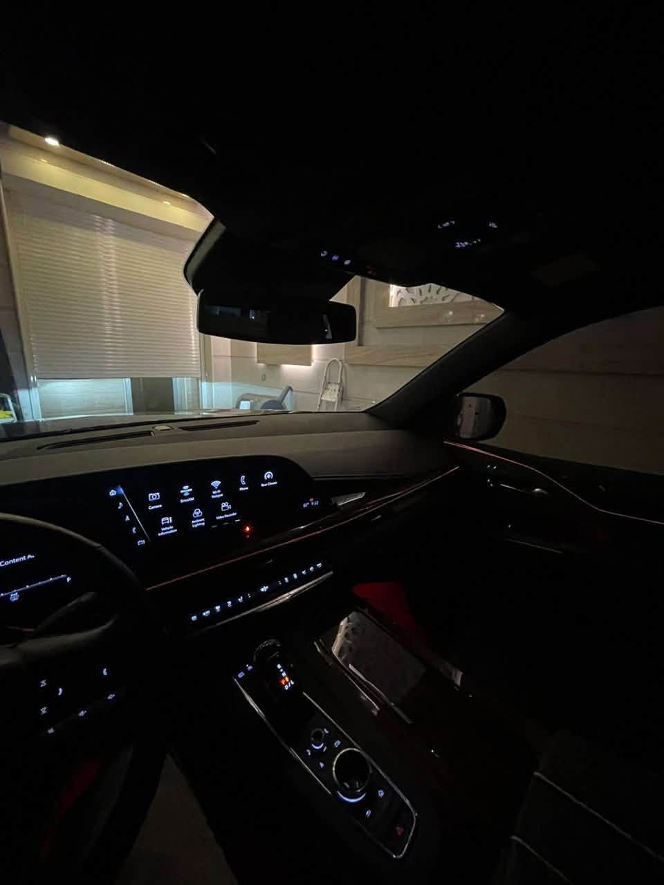 السلام عليكم
كاديلاك اسكاليد وارد امريكي كلين
موديل 23 فئة premium
محرك 6.2 V8
رقم سليمانية 
اللون اسود
ماشية 34 mi
السعر 66000$
للتواصل
***********
