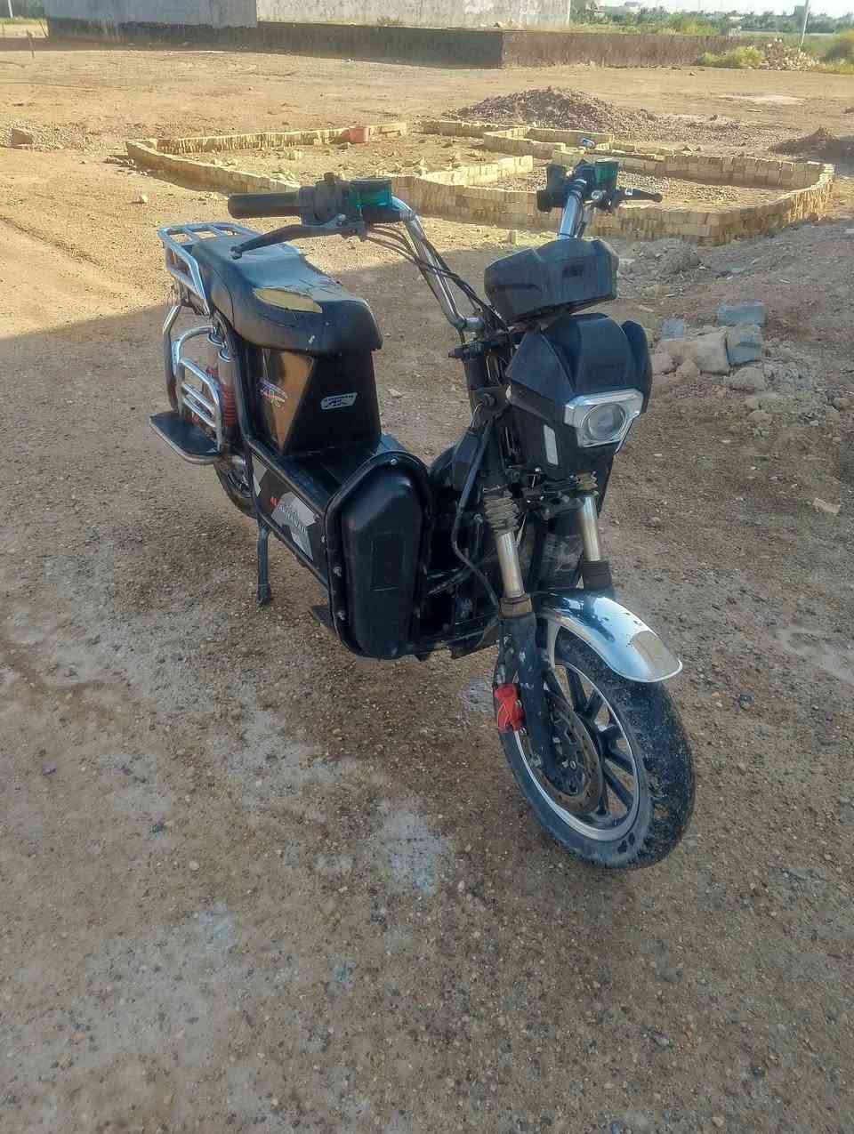 دراجه جبلي للبيع سعر 275 وبيه مجال للشراي بطاريات يقرن 8كلهن يعني نص عمرهن يمشنك 20 كيلو متر للستفسار *********** 
بي وتساب
