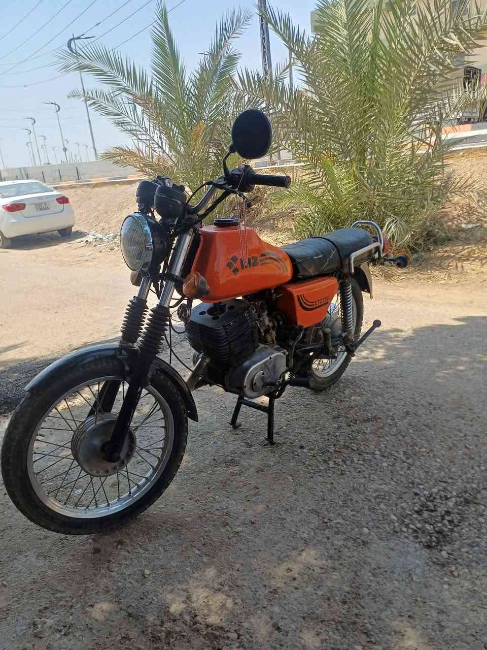 سلام عليكم دراجه mz 82 للبيع كصه 4  فوك تركي وجوة كلها الماني كهربائية كلها كامله لحيم خشم وجوة الكشن صلنصه تركي الاصلي الدراجه كامله السعر مليون وبيها مجال للستفسار *********** الموشراي لا يتعبني
