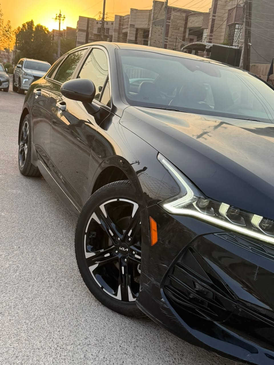 🚘 كيا K5 GTLINE موديل 2024 🚘

رقم بغداد تحويل ثاني يوم 

 حادثها بسيط جدا 

فقط جاملغ صبغ بدون دواخل بدون شواصي راديتر بلادية غاز تبريد بلادي 

المواصفات

✔️ لون اسود ملكي 

✔️ كشنات امامي تدفئة

✔️ بصمة + تشغيل عن بعد

✔️ داخل جلد احمر 

✔️ كرسي سايق كهربائي

✔️ شحن وايرلس

✔️ رادارات أمامية وجانبية

✔️ أوتو بريك

✔️ LED أمامي وخلفي

✔️ شاشة كبيرة

✔️ ويل كب GTLINE

✔️ هندبريك دكمة

✔️ Drive Mode

✔️مكينة 1600GDi

✔️ حساسات امامي خلفي 

✔️ ومواصفات إضافية كثيرة

اي نقص مابيه 

📞 للتواصل والاستفسار :

***********

السعر 178وبيها مجال قليل 👍

📍العنوان : بغداد
