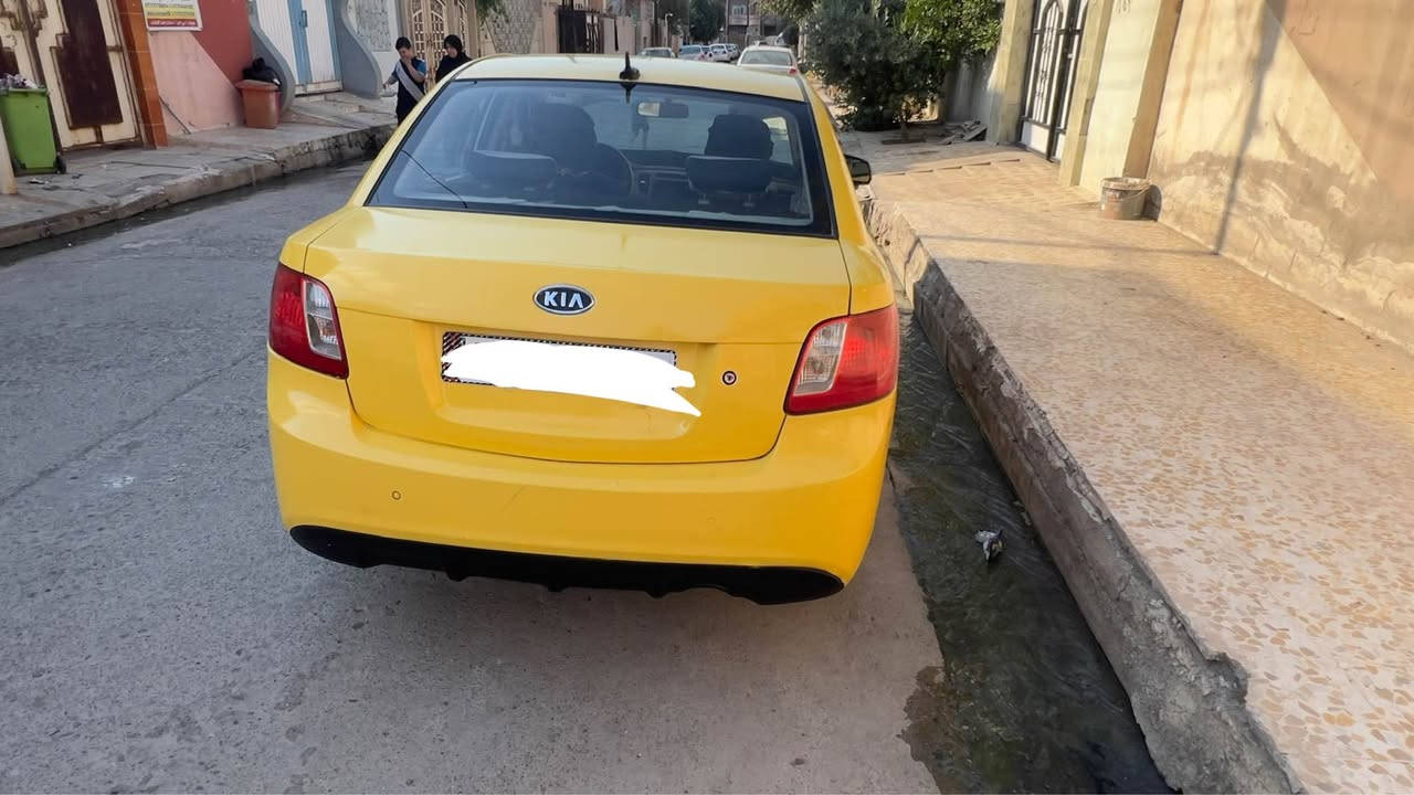 كيا ريو ٢٠١٠ محرك ١٦ توماتيك
ضررها جامغ وباب راكب تكمة بيها معجون +دواير 
‏كير ومكينة شرط
طخم جديد وطخم  تايرات جدد 
‏رقم نينوى وكابون باسمي 
*********** موصل, نينوى

نص مكتوب في الصور:
- CAR WASH