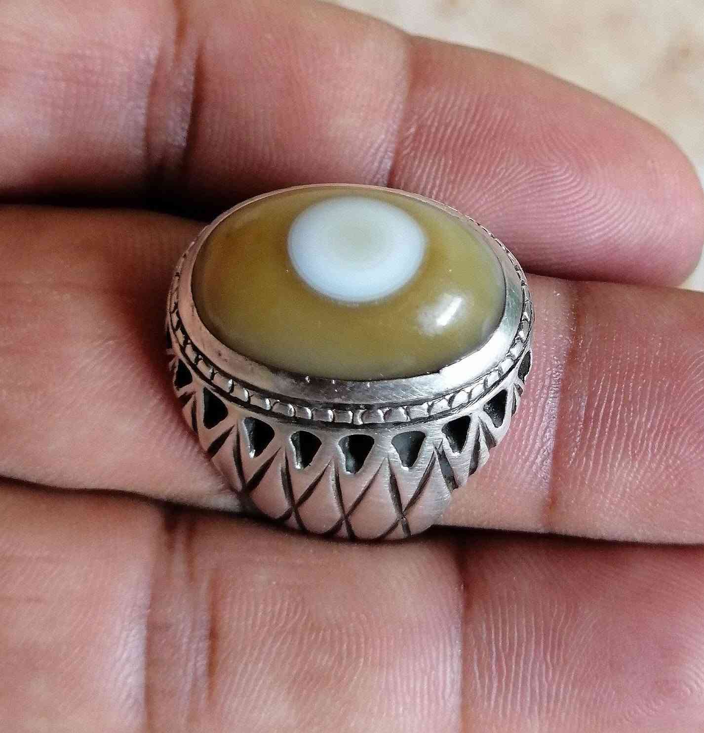 دومآ مميزون في نشرنا الباقون على عهدنا بأن ننشر لكم النوادر من الأحجار النفيسه التي يبحث الهوات عنها نقدم لكم جوهره من السليماني القديم المختلف ذات صياغه قديمه في غايه الروعه للبيع على الخاص اوالاتصال على الرقم التالي ***********
