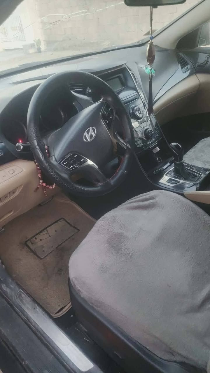 للبيع

السلام عليكم سيارة هونداي ازيرا موديل ٢٠١٢ خليجي
بيها قطعتين صبغ خلفيات جاملغ وباب بس رش صبغ
رقم دهوك سياره باسمي گايمه السياره
تخم تاير جديد تبريد منظومه جديده
مكان السياره بابل المسيب 
السعر ٧٥ بيها مجال بسيط
الاستفسار ع الرقم ***********
