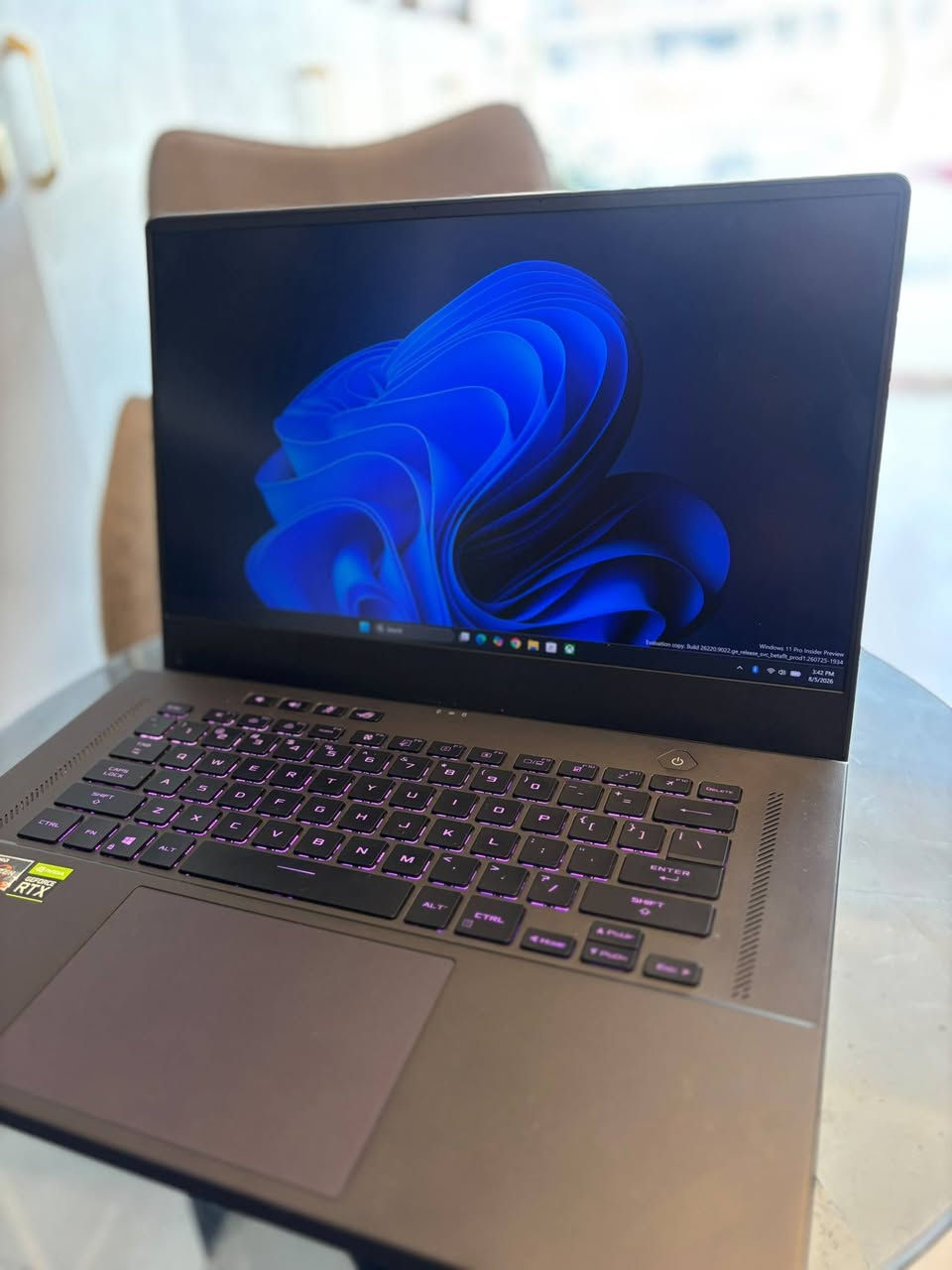 Asus ROG ZephyrusG15
المعالج: Ryzen 9 5900HX
كرت الشاشة: RTX 3070 8G
الرامات: 16GB DDR4 3200
الشاشة: 15.6 بوصة، بدقة 2K، لوحة IPS، مضادة للتوهج (Anti-Glare)، بمعدل تحديث 165Hz، وتغطية ألوان 100% sRGB.
البطاريه 100 
للاستفسار ***********
