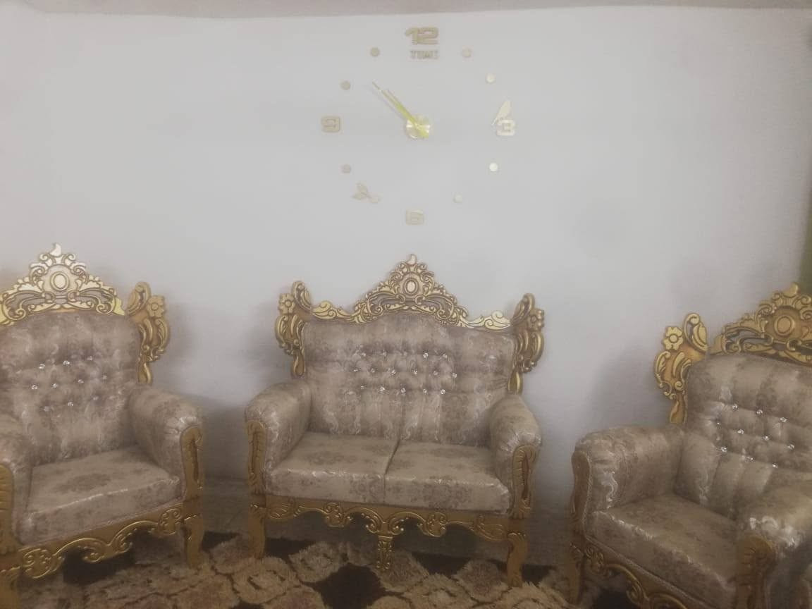 السلام عليكم
للبيع
تخم 10 مقاعد  
طبلات 
ميزة بلازمة
السعر 600 ألف دينار
العنوان___ بغداد حي العامل
*********** واتساب متواجد
