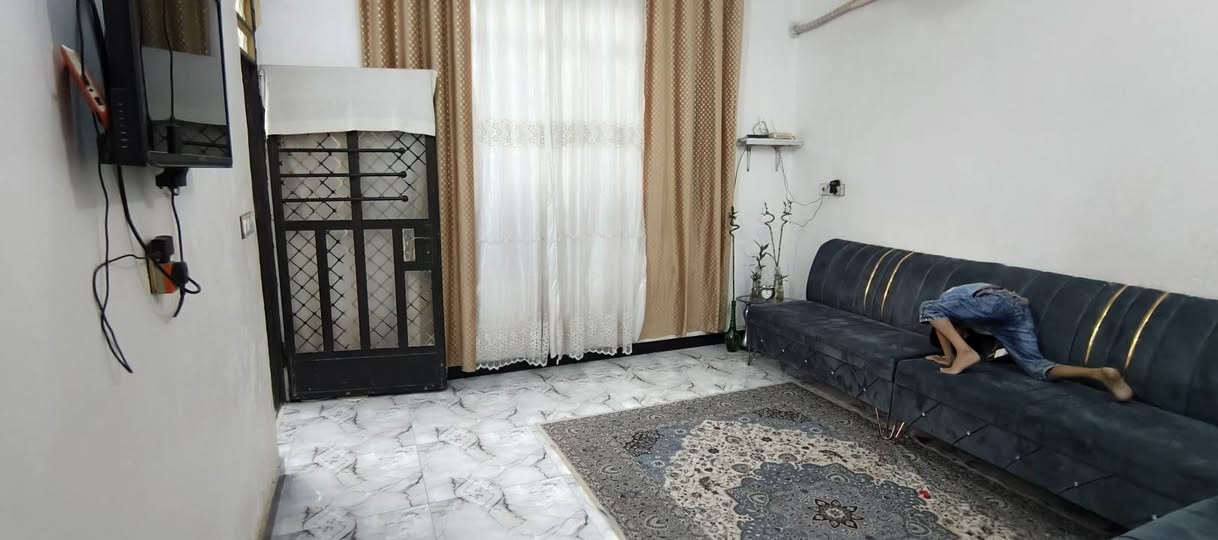 المساحة: 100 متر مربع.
​حالة البناء: حديث (سنتين تقريباً)، بناء نظيف ومتين لا يحتاج أي ترميم أو مصاريف إضافية.
​التشطيب: جاهز قفل للسكن المباشر.
​الخدمات: متوفرة بالكامل وفي موقع ممتاز.
​ للمعاينة والتواصل لمعرفة التفاصيل والسعر:
[أ***********]
