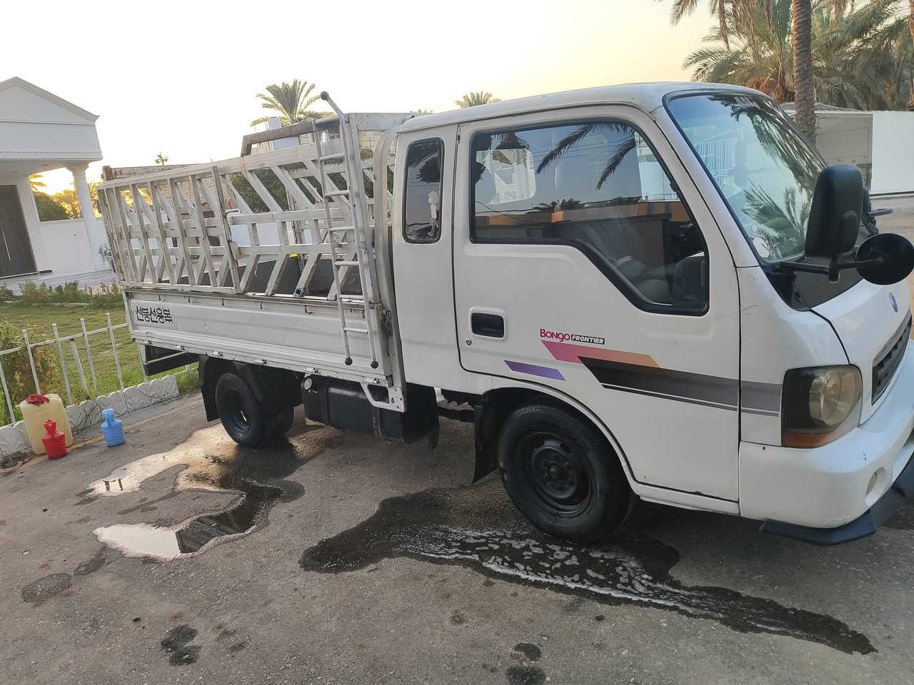 السلام عليكم
كيا للبيع قرده موديل 2001 
ماكينه 3000 
وشاصي مكفول قماره قلاب 
حداديه جاهزه وتخم تاير جاهز 
سياره جاهزه من كل شيء 
من كهربائيات 
السعر 75$ وبيها مجال 
عنوان بابل المحاويل 
  رقم الهاتف📞***********
