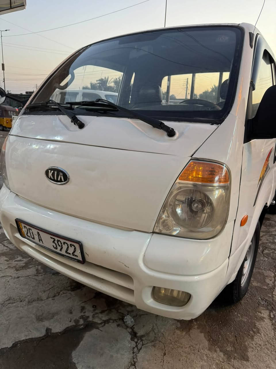 ‏Kia 2008 مكينة مسكر مكينة جديدة ضربة ما بيها سيارة بيها بس الهلال صبغ سعرها 83 وكأنها ***********
