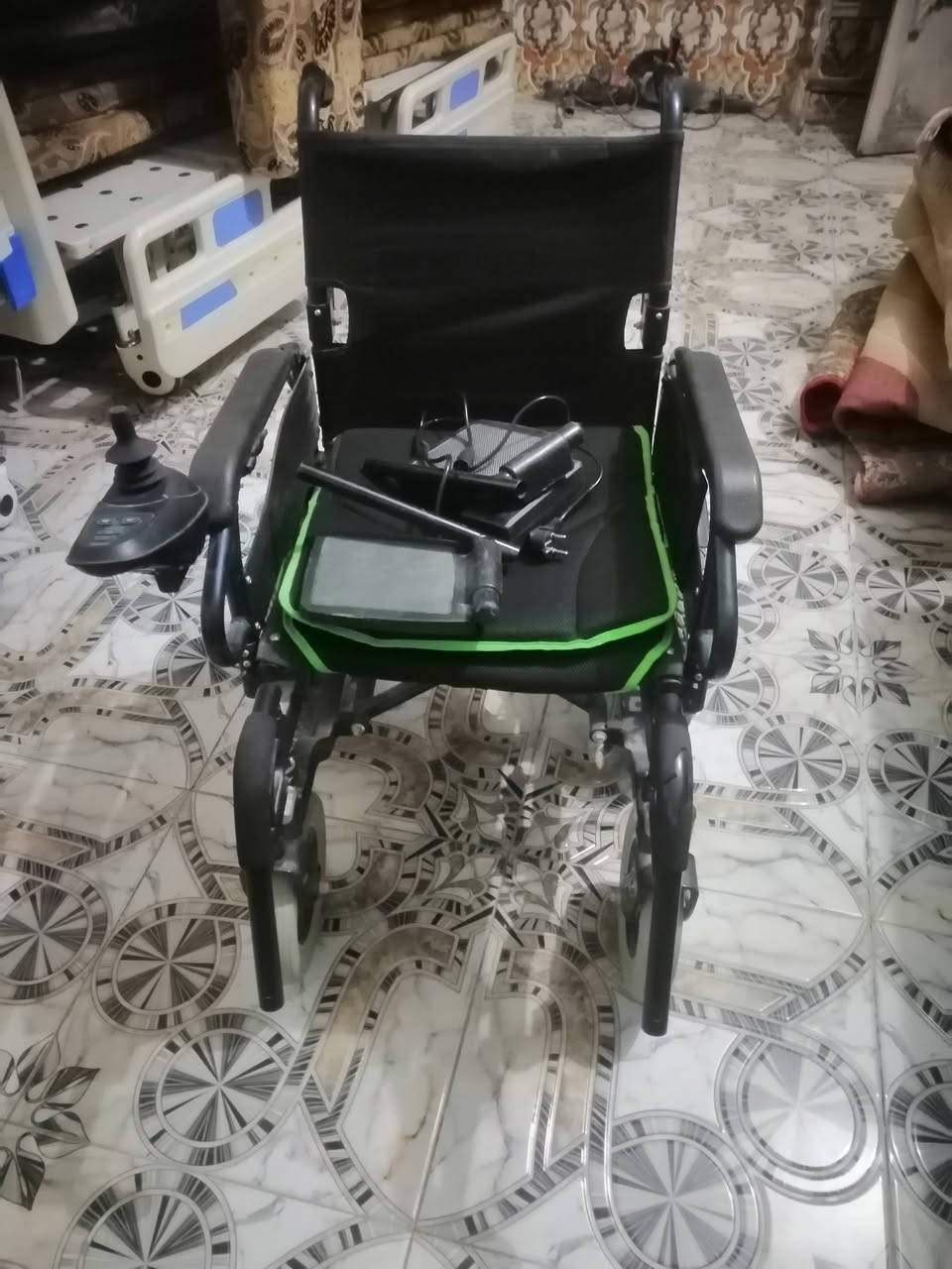 ا غراض بيت  للبيع جربايه او ديوان او عربانه شحن مال معوقين المكان ناصرية مركز التصال عله الرقم ***********
