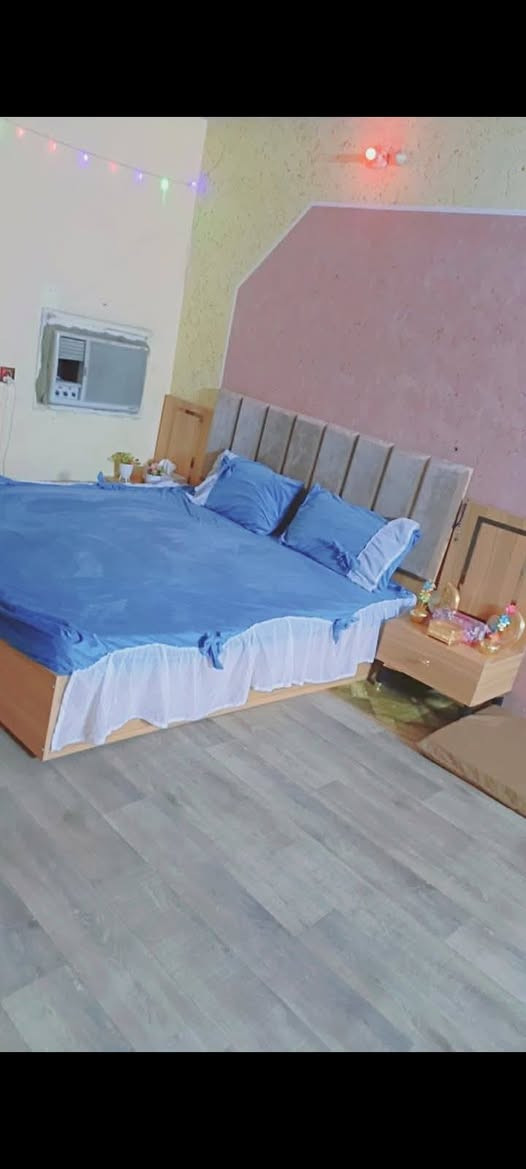 السلام عليكم مستعجل عل بيع غرفه تركيه للبيع مكاني بغداد ابو غريب سعر ٤٠٠ وبيه مجال *********** بي واتساب
