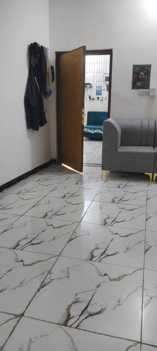 السلام عليكم بيت للبيع المساحه 200 متر بناء جديد منطقة الجربوعيه الاولى قرب حسينية سيد ستار غرفتين كبار وبراني البيت زراعي فقط مكاتبه السعر (32)وبي مجال الاتصال على هذا الرقم/***********📞
