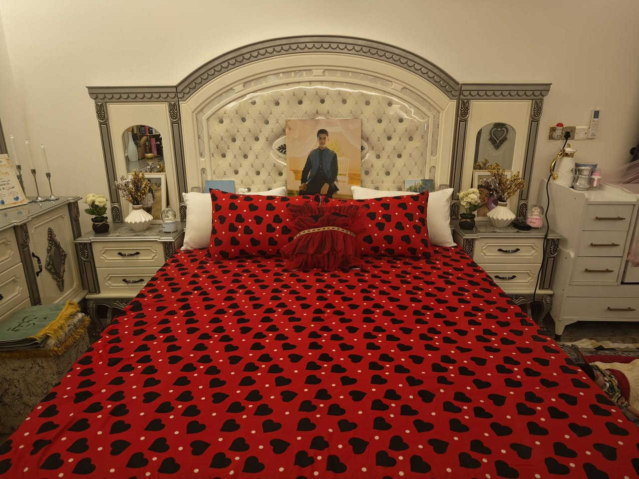 سلام عليكم عندي غرفة اخشاب احطاطه تصميم تركي خشب عراقي استخدام 6اشهر سعر 2500يحب يتصل علا رقم ***********
