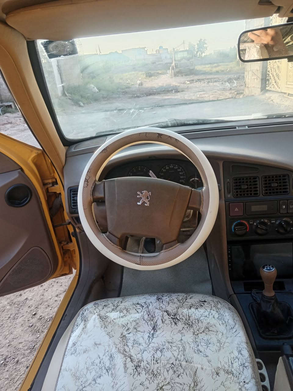 سلام عليكم البيع بيجو اكد موديل 2016
***********
