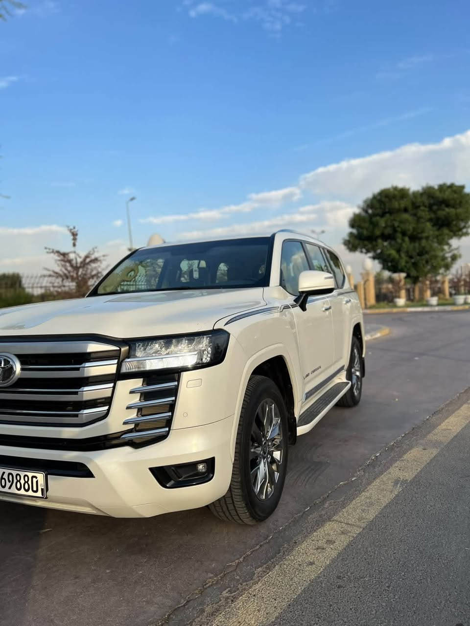 سلام عليكم
لاندكروز GXR 2023 
توين تيربو 
ساز 
ماشيه 57 الف 
مكفوله
السعر 65500
***********
موقع السياره بغداد 
الفحص بالمنشور
