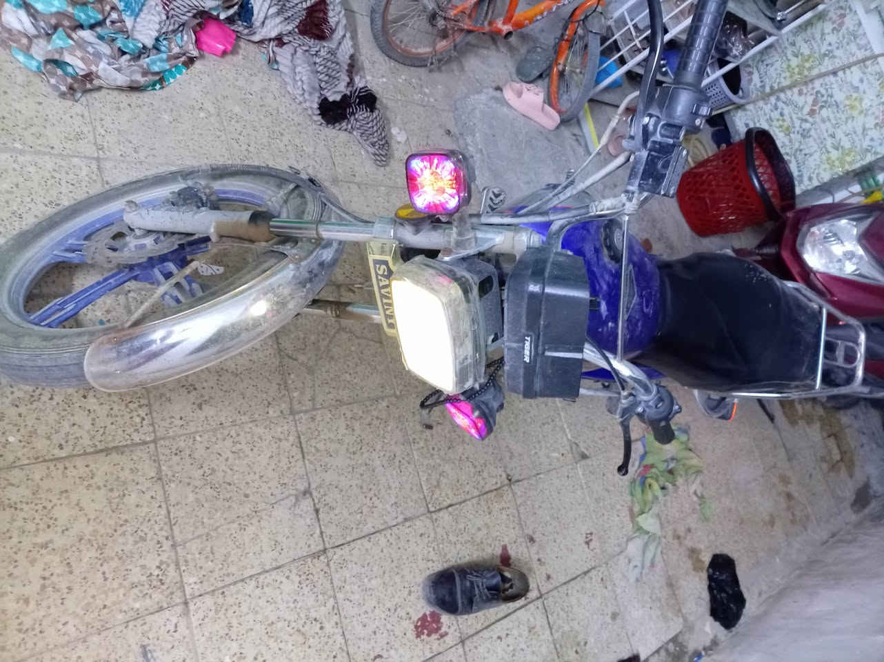 السلام عليكم دراجه سفانه موديل 21 لبيع سعره 350 أوراق
***********
