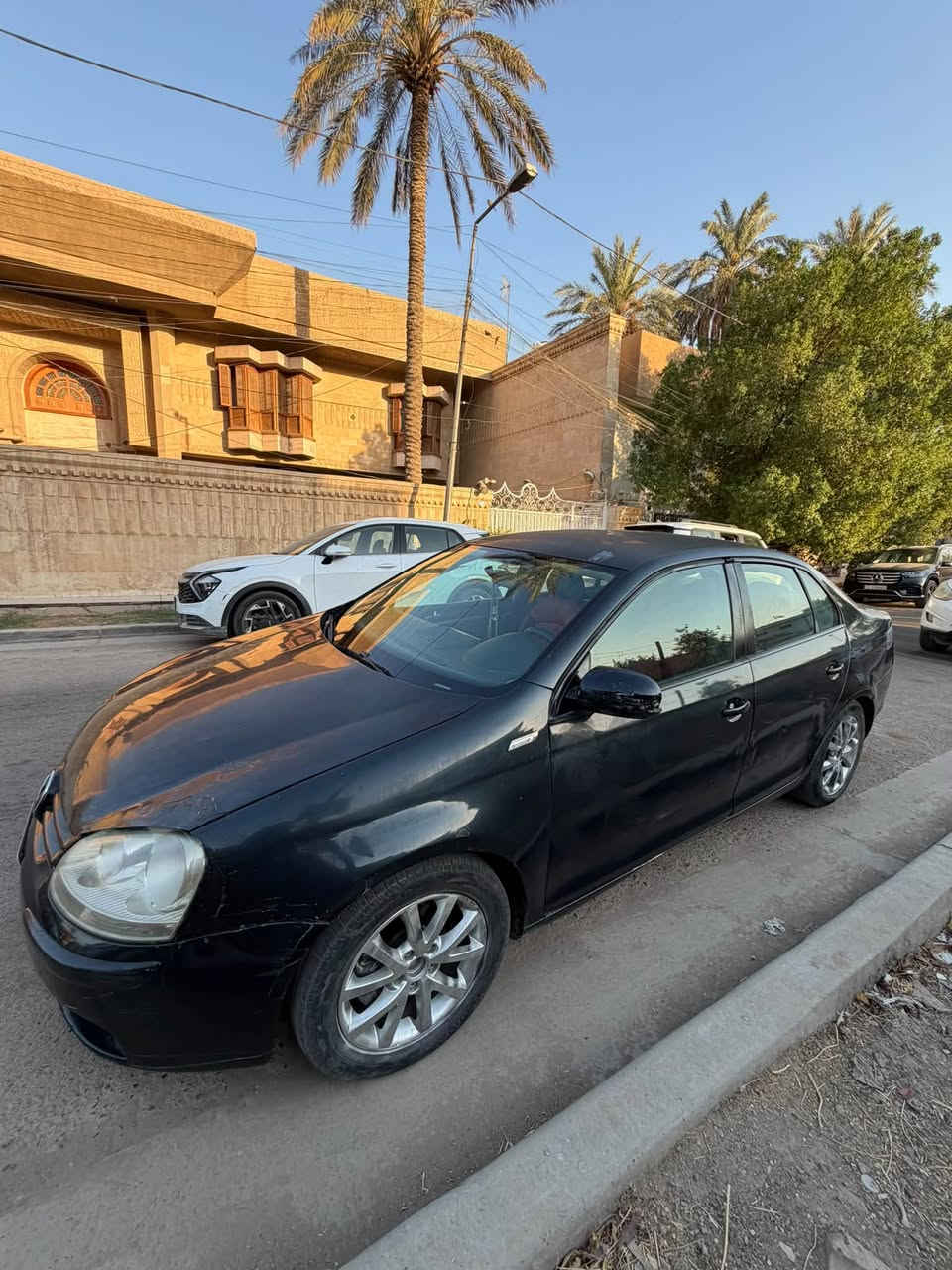 كولف جيتا 2007 بغداد
السعر 49 ورقه وبيها مجال 
المحرك والكبر نضيفات جدا 
محرك حجم 2500 المرغوب 
كير اوتماتيك ورقم بغداد باسمنا 
مصبوغه عام بدون حادث قوي 
تبريد منضومة  كاملة  بس منقص غاز 
متروكه يرادلها ترتيب نواقص بسيطه 
مكاني بغداد المنصور للاستفسار 
***********
