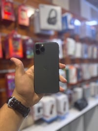 آيفون ١١ برو • زيتوني • بطارية ٧٥