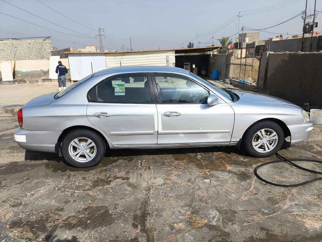 سوناتا 2001 باسمي سنوية لل2028 هزة ما ساقطة  رقم بغداد دولي محرك 2000 مكفولة من ضربة مصبوغة صبغ عام اثر جراد كير ومحرك جدد لوك حدادية جديدة خلفي امامي تخم تاير جديد كهربائيات كلها شغالة ما نقصها برغي وبالعافية ع ياخذها للاستفسار ***********السعر 58 مكان سيارة ديوانية
