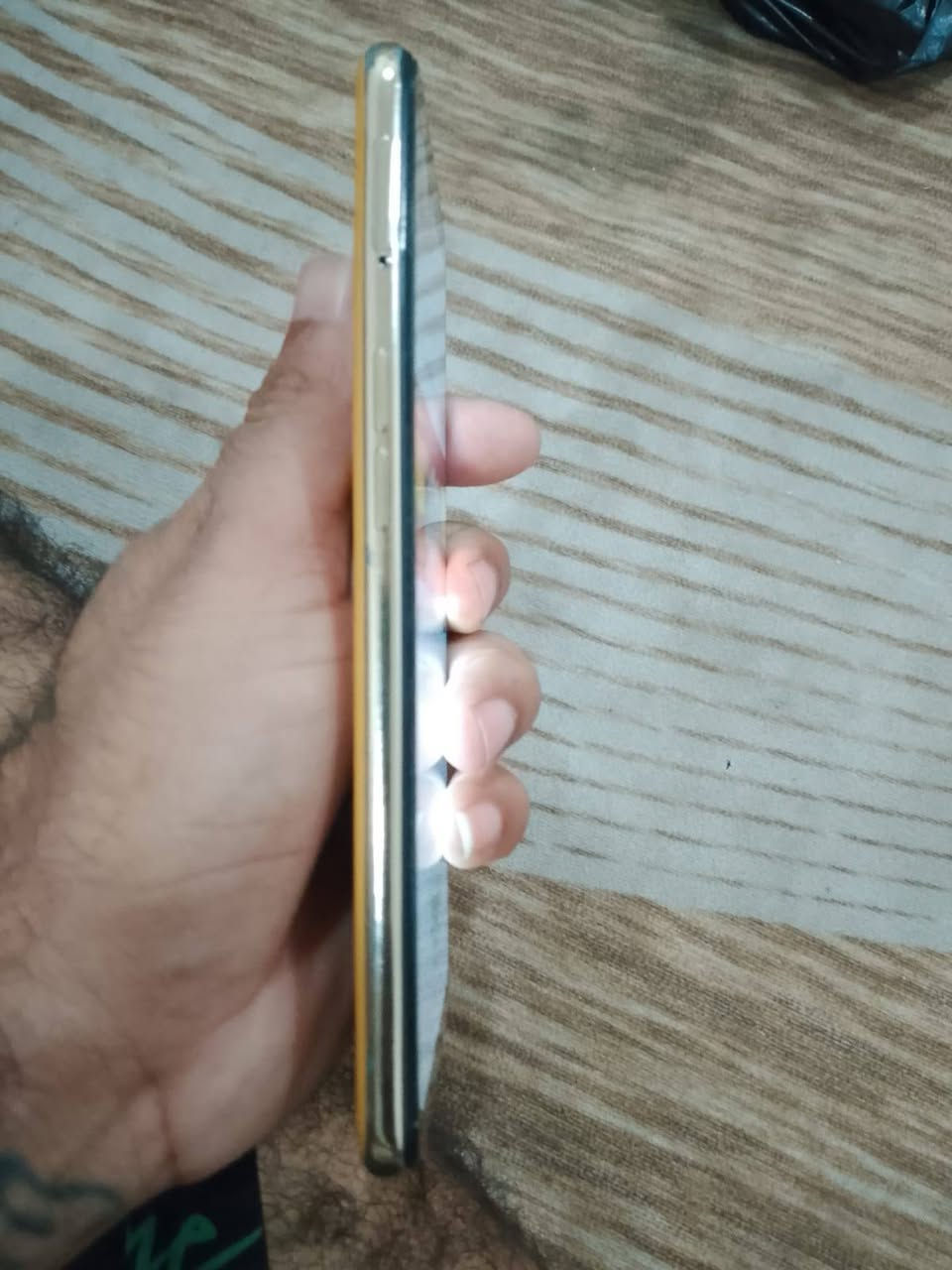 اوبورينوT8ذاكره256بيه هاذه السوادالفوك وخط ناعم ممئثرابدعلمس شحن تايب سي سعره/150الف مكاني بغدادمدينت الصدر ***********
