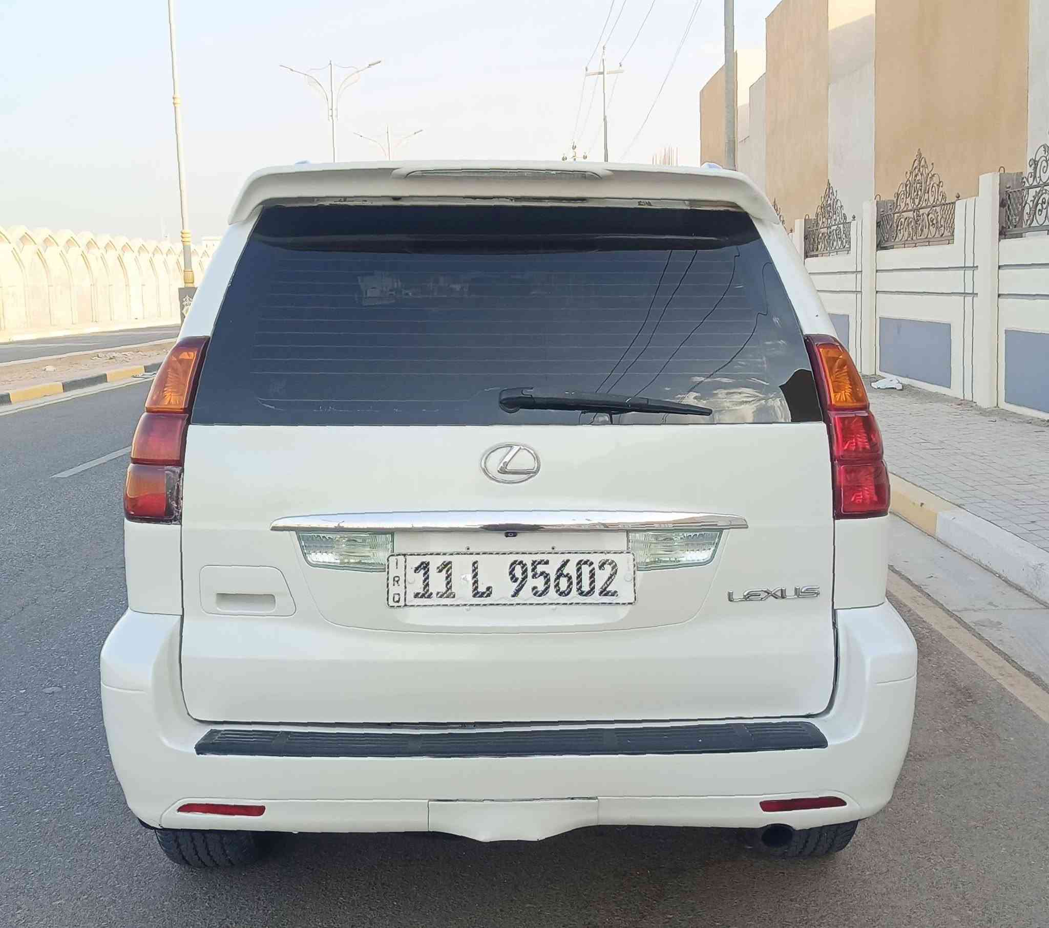 لكزس ابرادو • ٢٠٠٨ • ٧ راكب