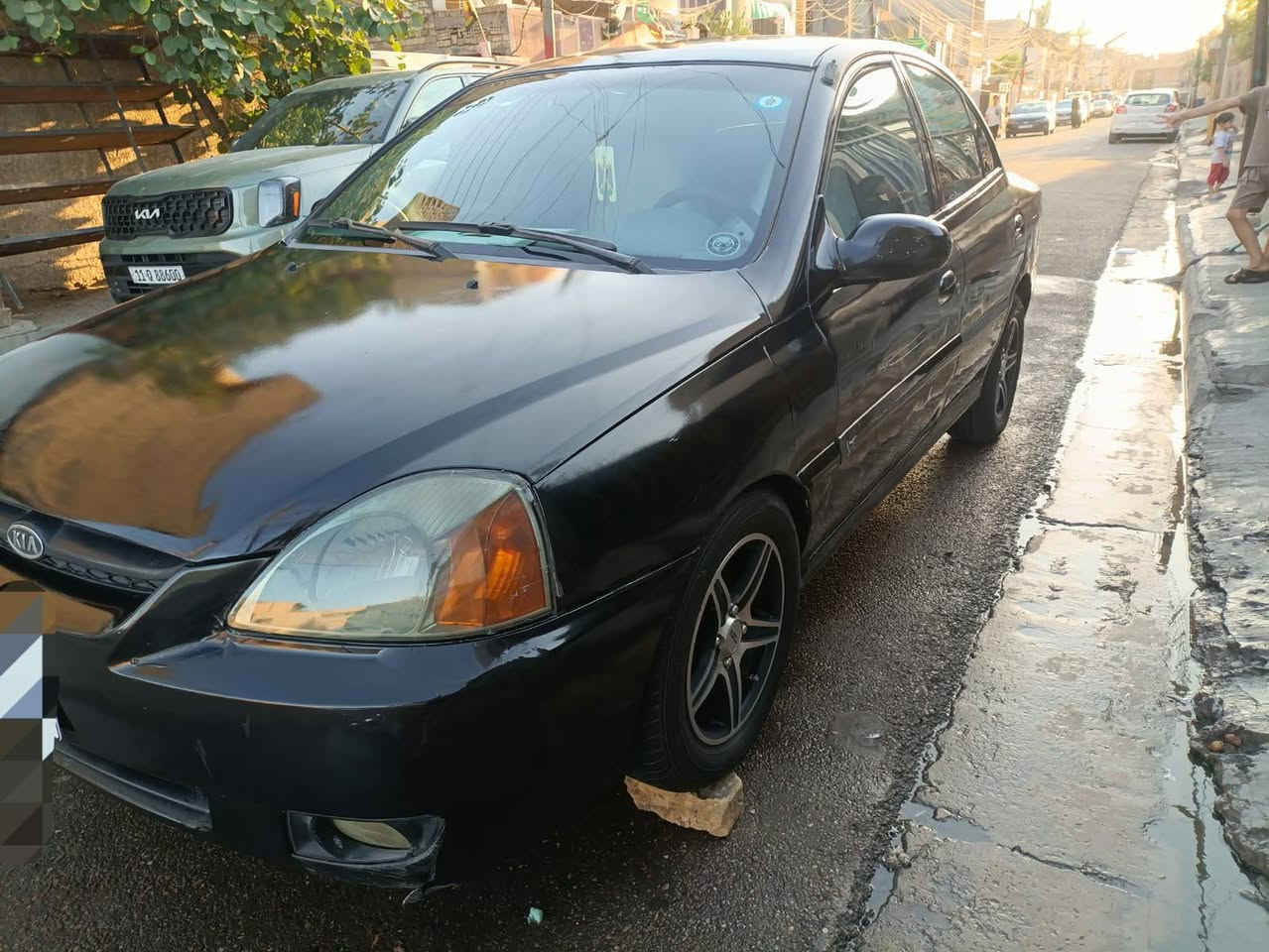 السلام عليكم
كيه ريو 2004 مكينه 2000 

السياره ع وضع الشركه بدون صبغ بدون ضربه 

نضافه خير من الله رقم بغداد انكليزي 

تبريد شغال ثلج كير مكينه كفاله 

40 وبيها مجال 

*********** الشراي يتصل او يراسلني خاص
