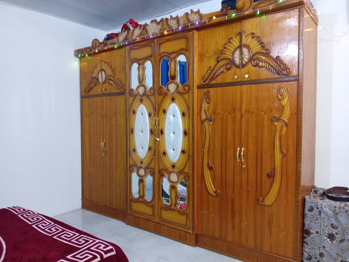 ميز تواليت • صاج • نضيفه