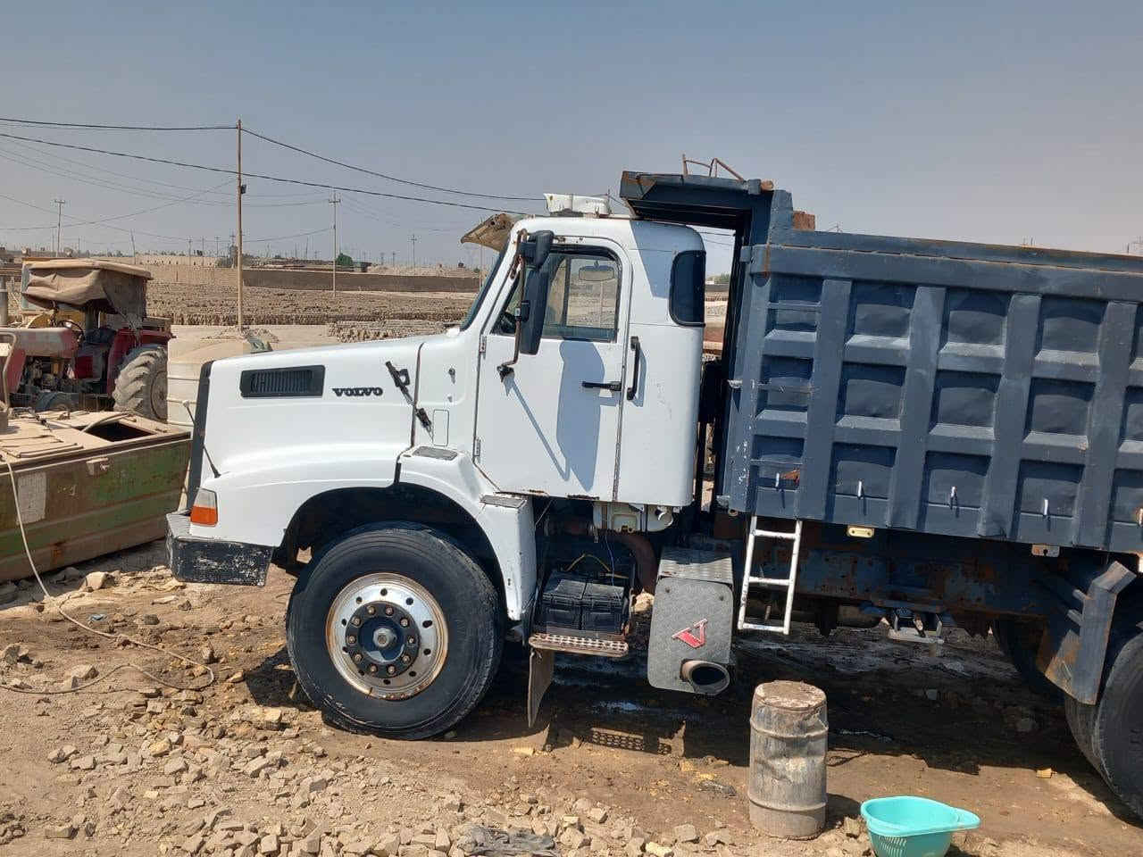 فولفو برازيلي محدثة تمساح ٨٩
جاهزه للعمل مكان الديوانية السنيه 
محرك جي ١٠ جديدة
كير طايف
مجموعة فراشة
بدي جديد
رقم ميسان ألماني ما اندل راعية
خوان مكلف بل نشر 
***********
