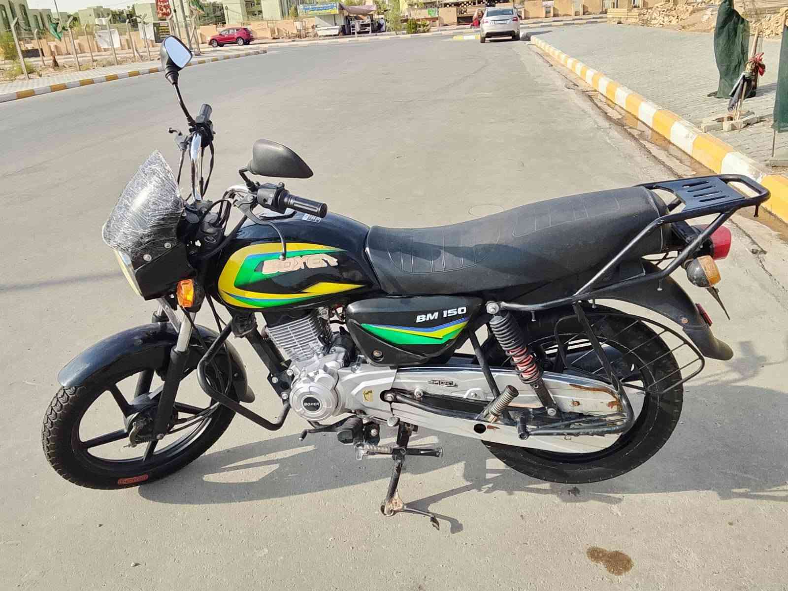 سلام عليكم دراجه بوكسر مديل ٢١ أوراق اصوليه مابيه اي نقص بس سلف عاطل واسط قضا الحي نتصال عله رقم *********** سعر 850 بيه مجال
