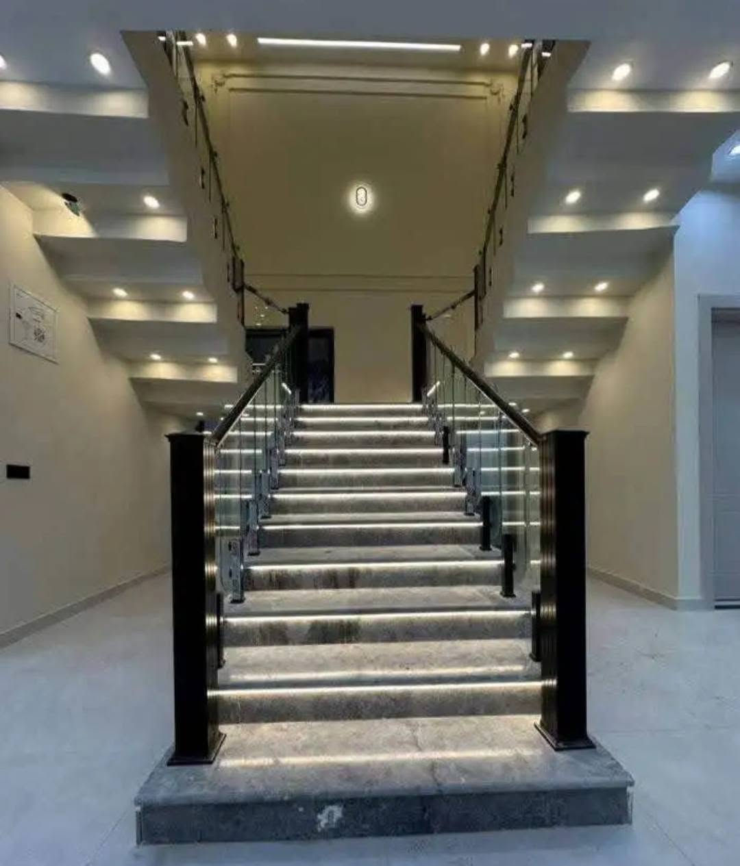 اسعد الله اوقاتكم بكل خير أحبتي
غمه روعه ون حمال 

***********

🏛️ فله للبيع 🏛️ 

طابقين بناء طابوق فول

6غرف ماستر وصالات مسبح وجلسه

وحدايق باربكيو مفوله الفله 

العنوان مقابيل محكمة ابي الخصيب موقع ممتاز

   المساحة 600 متر

فارق جاهزه للسكن 

جميع الخدمات ماي كهرباء شارع 12 متر تبليط 

السعر تصل وتدلل 

ـــــــــــــــــــــــــــــــــــــــ ***********
