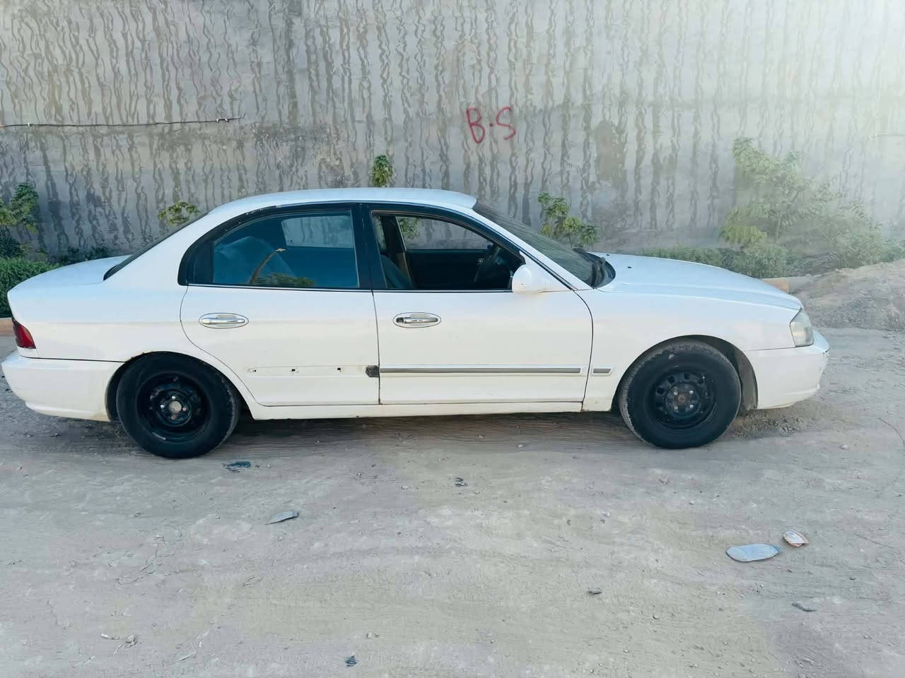السلام عليكم
 كيا اوبتيما 2001 
 سياره كامله رقم الدولي بغداد فقط كمبريسر تبريد نقص 
سعر 55$ ورقه العنوان بابل 
هاتف *********** ابو مصطفى
